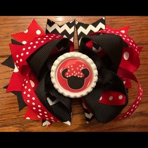 Minnie Mouse Hair Bow red black
